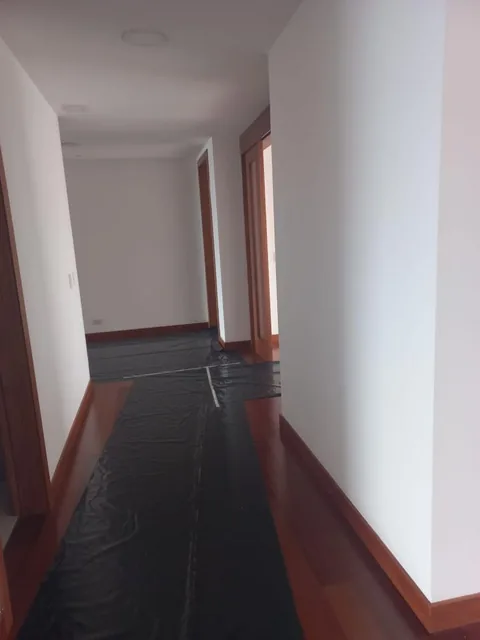 Elegancia y Vista Privilegiada: Espectacular Departamento en La González Suárez — imagen 2