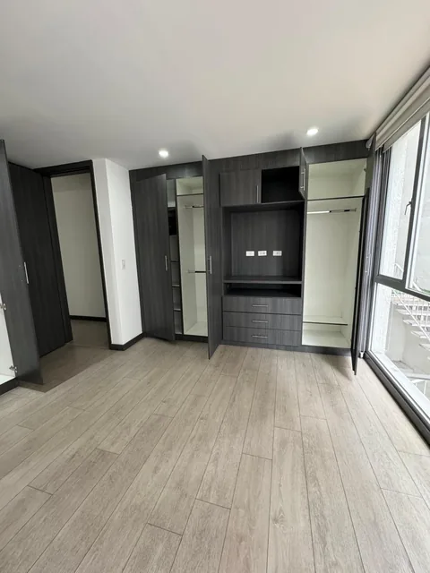 De Venta Hermoso Departamento (González Suárez) — imagen 3