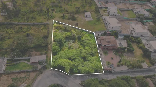 Nayón - Hermoso Terreno Esquinero de 2.533.91 m² — imagen 5