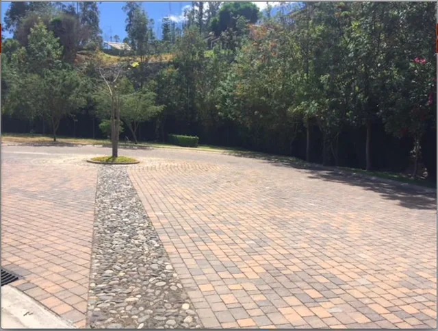 Cumbaya Terreno de Venta en Urb. Privada Linda Vista Sector Colegio Menor — imagen 3