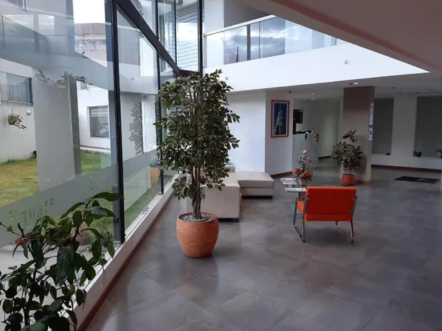 Re/max Futuro Vende Moderno Departamento de 100 m² Sector de Monteserrin — imagen 2
