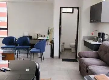 Oficina Comercial de 53 m² en Venta en La Carolina — imagen 2