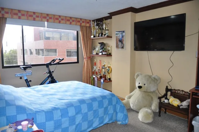 Vendo Departamento Cerca de Centros Comerciales, Colegios, Bancos, Sector Quito Tenis — imagen 4