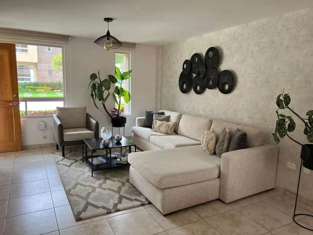 Mv - Sector de Pomasqui, en Venta Casa de 3d, 3 Pisos, 120 m² con Terraza y Patio — imagen 5