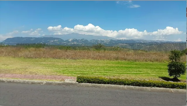 Puembo Terreno de Venta en Urb. Arrayanes. Vista Espectacular — imagen 3
