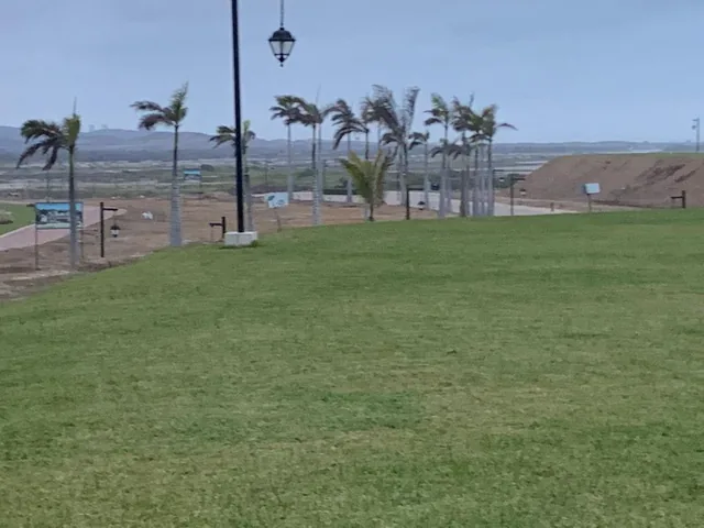 Terreno en Venta Frente a La Laguna Cristalina, Karibao, Km. 7.5 Playas, Guayas — imagen 4