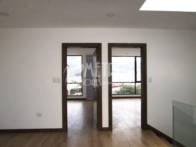 Casa en Venta 159 m² por Estrenar en Santa Lucía Norte de Quito — imagen 2