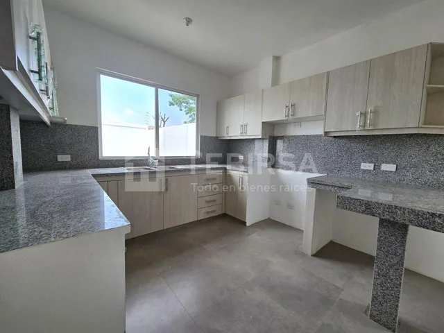 Casa en Venta por Construir, de 4 Dorm. y Amplio Patio - Urb. Porton del Rio, Av Leon Febres Cordero, Guayas — imagen 3