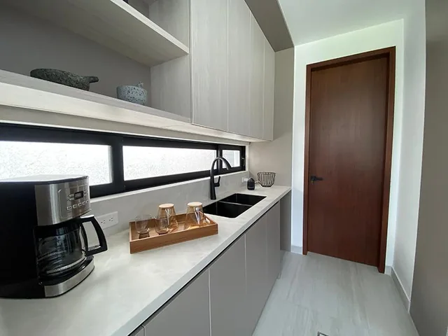Casa Doble Altura, No Adosada, Acabados de Lujo. Piscina, Gym, Zona Pet, Etc. Ruta Viva. Provincia de Pichincha — imagen 4