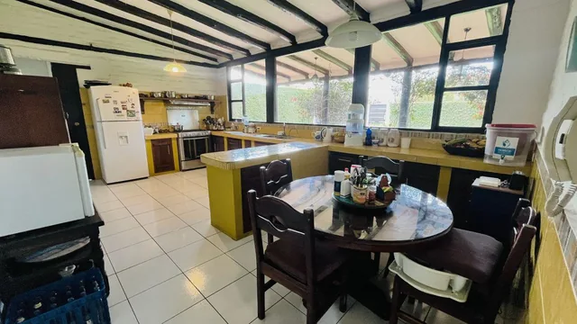 Puembo, Cerca Nuevos Colegios, Venta Casa con Amplio Jardin. Provincia de Pichincha — imagen 3