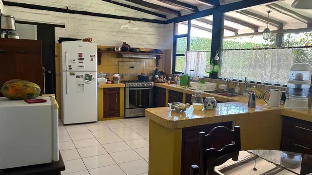 Puembo, Cerca Nuevos Colegios, Venta Casa con Amplio Jardin. Provincia de Pichincha — imagen 2