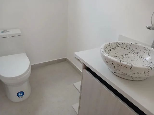 Vendo 2 Departamentos a Estrenar 2 y 3 Piso con Ascensor Directo en La Urb. El Condado, 1 Etapa — imagen 2