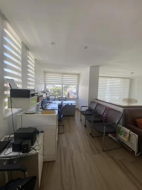Casa de Venta Ubicada Dentro de La Urbanización La Primavera. Independiente, Sin Adosar — imagen 2