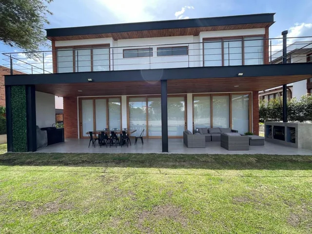 Exclusiva Casa en Venta, en Muy Buena Zona de Puembo — imagen 3