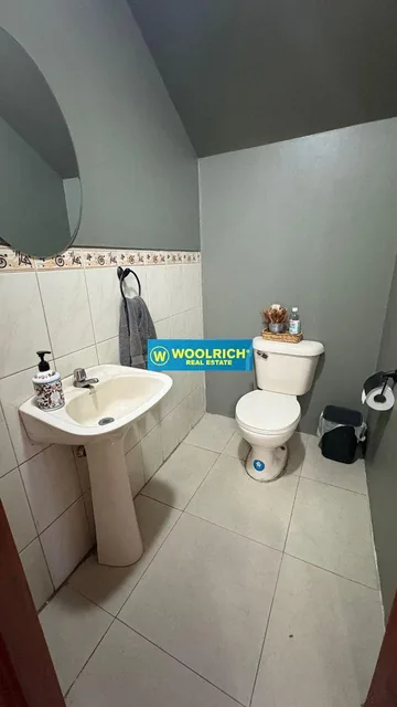 Urb. Cataluna, Vendo Casa de 3 Dorm, 2 Parqueos, Amplio Patio, Guayas — imagen 2