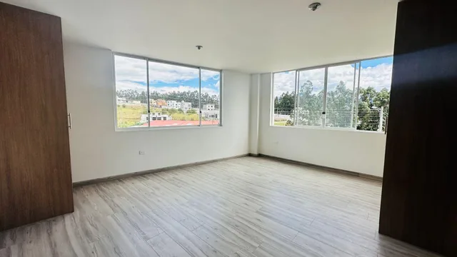 Vendo Casa Urbanizacion Ejercito Nacional — imagen 2