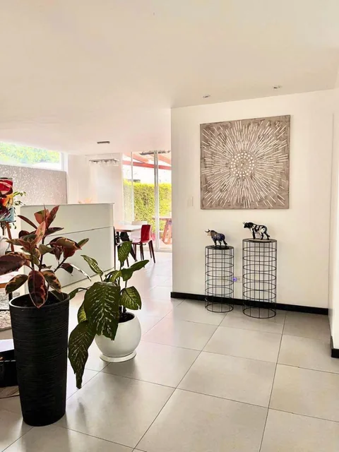 Hermosa Casa Esquinera en Venta Dentro de Conjunto con Piscina — imagen 4