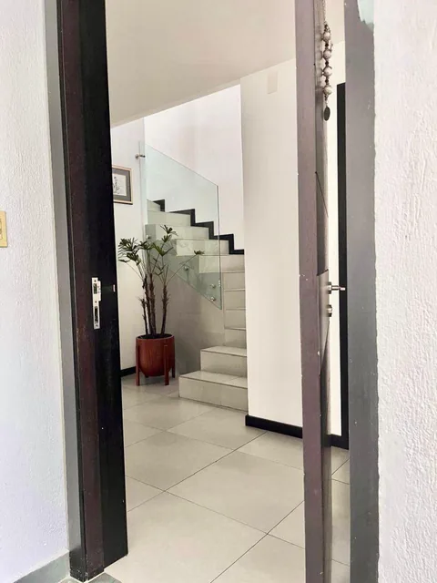 Hermosa Casa Esquinera en Venta Dentro de Conjunto con Piscina — imagen 3