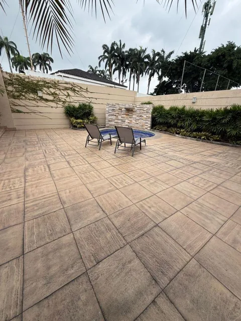 Samborondon Km 4 Amplia Casa en Venta, Guayas — imagen 2