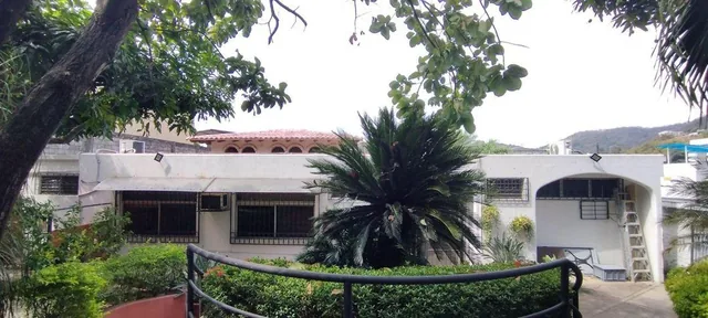 Venta de Casa en Los Ceibos en Calle Primera A. Blum, Guayas — imagen 3