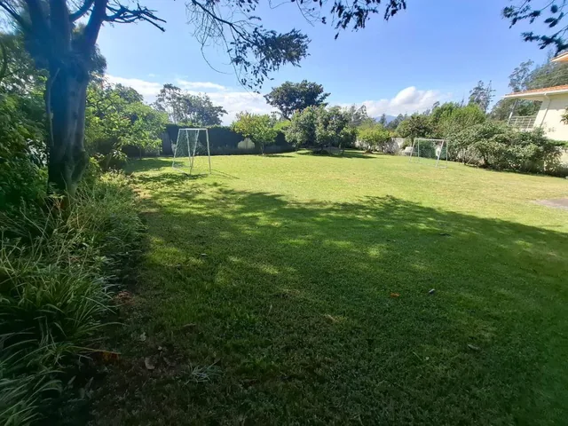 Vendo Casa con Jardín Amplio en Conjunto Privado - Sector Tanda — imagen 2