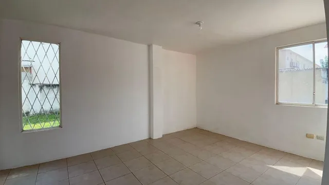 Casa Esquinera Urbanizaciòn Málaga II (Gim - W), Guayas — imagen 5