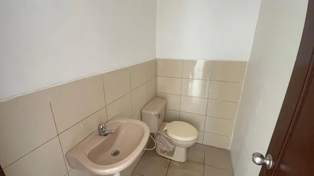 Casa Esquinera Urbanizaciòn Málaga II (Gim - W), Guayas — imagen 3