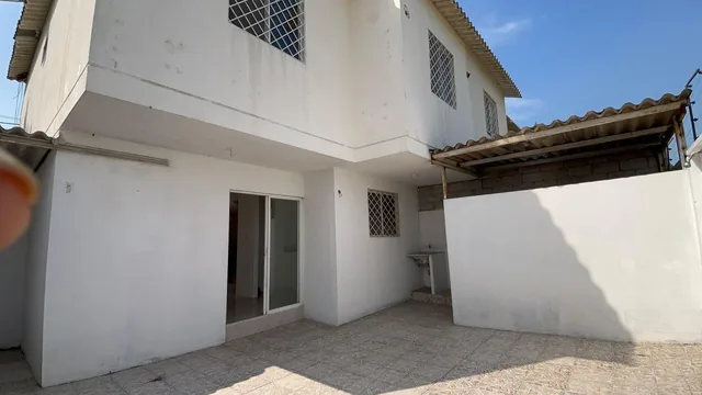Casa Esquinera Urbanizaciòn Málaga II (Gim - W), Guayas — imagen 2