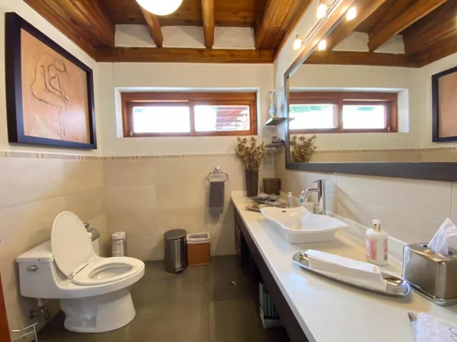 Venta Casa con Terreno 2.000 m² Cumbaya / Colegio Menor — imagen 4
