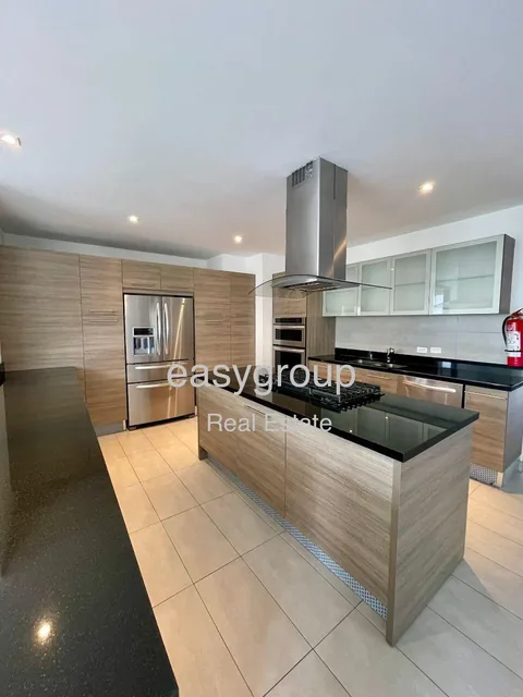 Departamento de Lujo en Villa Regina 3 Dorm. Estudio Balcón Línea Blanca Quito Tenis — imagen 5