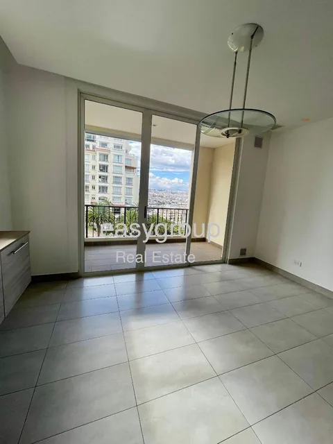 Departamento de Lujo en Villa Regina 3 Dorm. Estudio Balcón Línea Blanca Quito Tenis — imagen 4