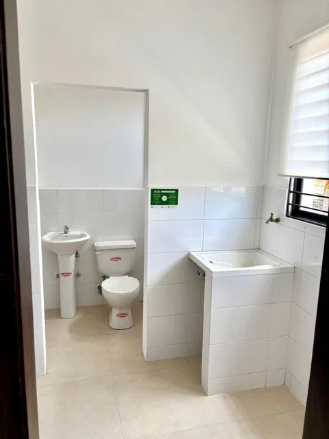 Samborondón. Vendo Departamento Nuevo, 3 Habitaciones Cada Una con Baño, Guayas — imagen 4