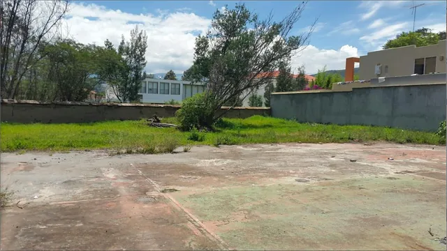 Cumbaya - Tumbaco Lote de Venta en Urb. Exclusiva. Se Pùede Construir 3 Casas — imagen 2