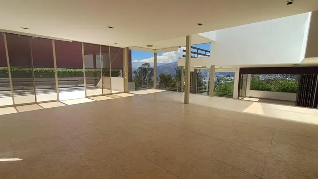 Venta Casa Miravalle Cumbayá Apta Para Embajadas, Residencia de Empresas — imagen 5
