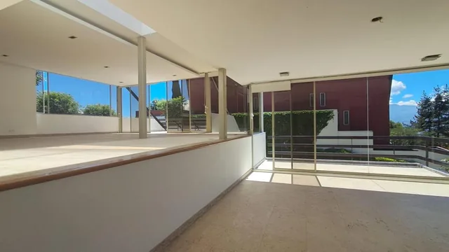 Venta Casa Miravalle Cumbayá Apta Para Embajadas, Residencia de Empresas — imagen 2