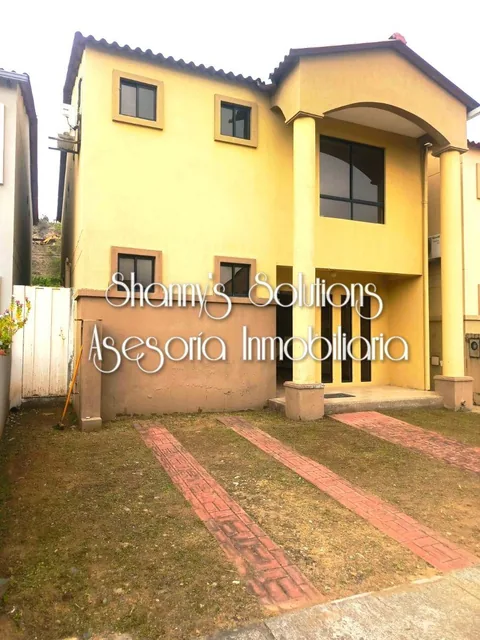 Villa Club - Venta Casa Dos Plantas con 3 Hab, Patio, Cuarto de Servicio y Garajes, Guayas — imagen 4