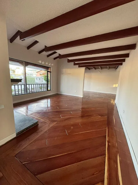 Cumbayá 2 Propiedades Para Inversión 1.047,20 m² y 626 m² Av Guayasamín Para Showroom, Locales — imagen 2