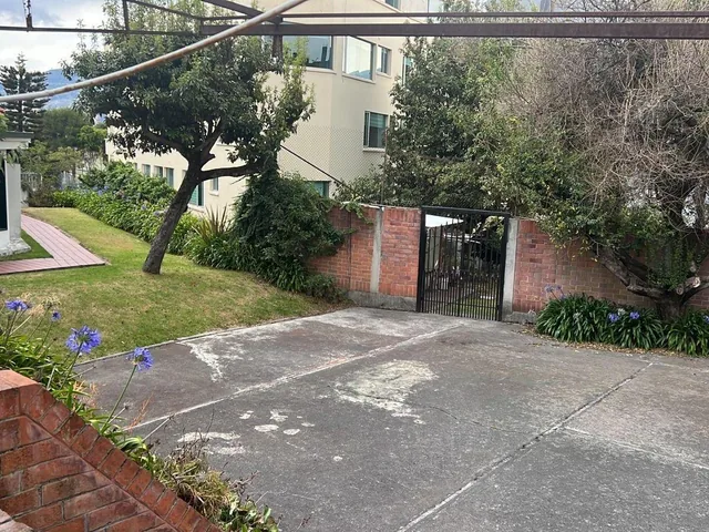 Quito Terreno en Venta Ideal Para Constructores Linda Vista (Uso Multiple) — imagen 3