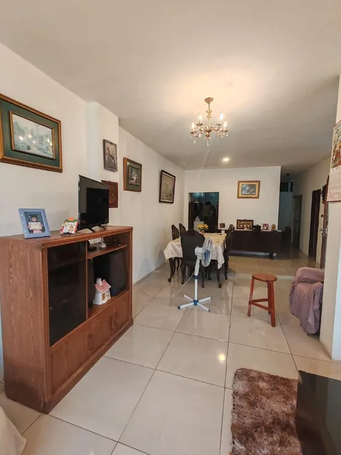 Casa en Venta en Sauces 6 | 220 m² | Oficina, Garaje y Excelente Ubicación (Wl), Guayas — imagen 2