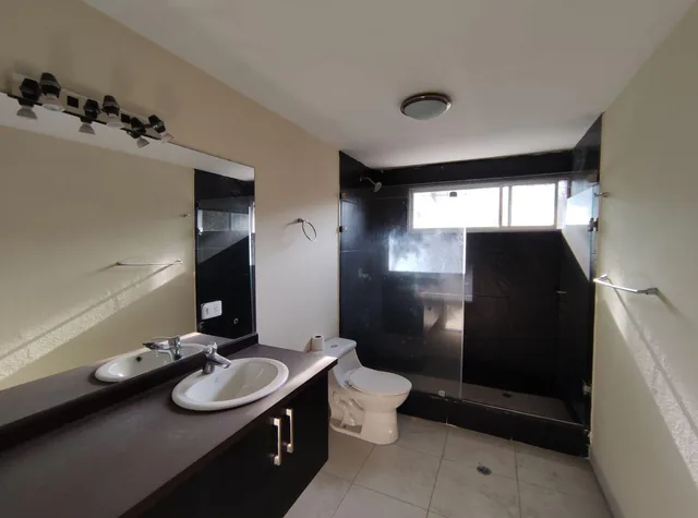 Casa con 516 m² Terreno, 3 Dorm. en Venta en Llano Chico — imagen 2
