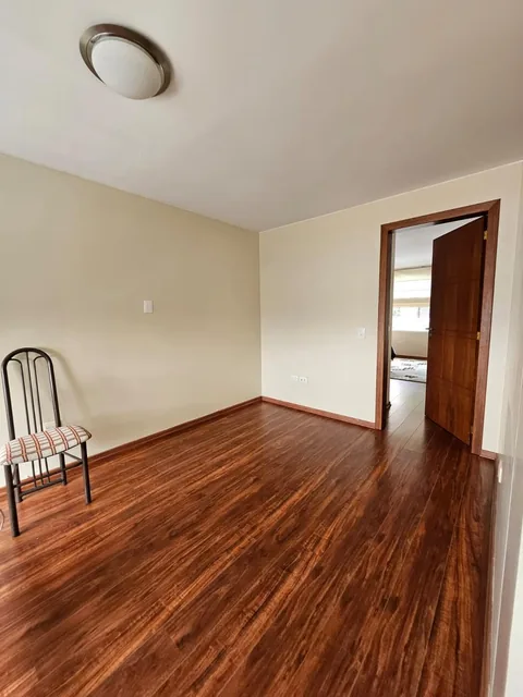 Urb. El Condado, Casa Flamante, Seguridad 24 Hs, Patio — imagen 4