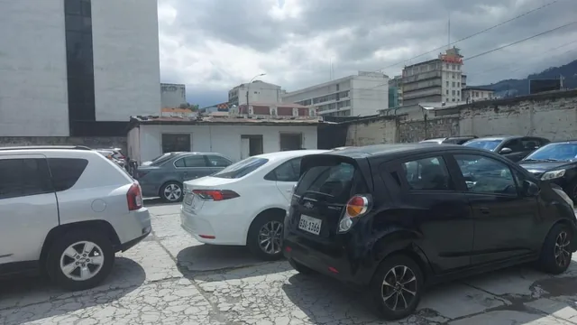 Terreno de Venta en La Ramirez Davalos y 10 de Agosto Apto Para Edificio — imagen 4