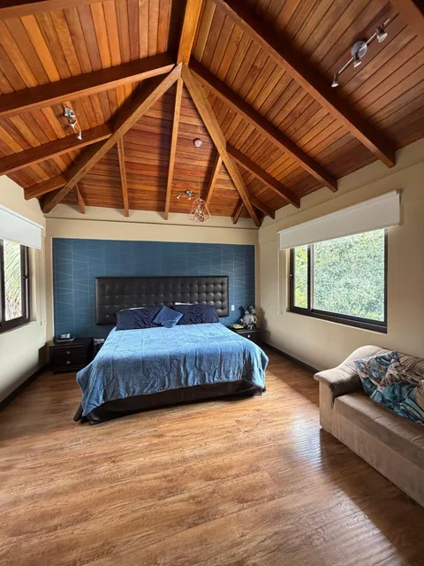 Venta Casa Amplia con Vista en Lumbisi — imagen 2