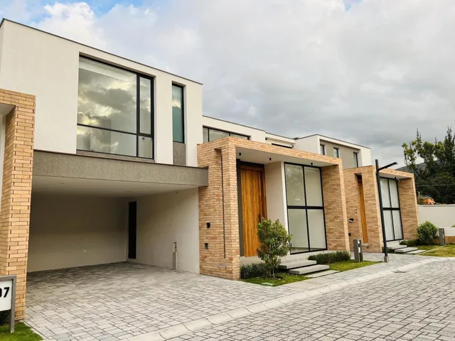 Excelente Casa por Estrenar Sector Tumbaco — imagen 4