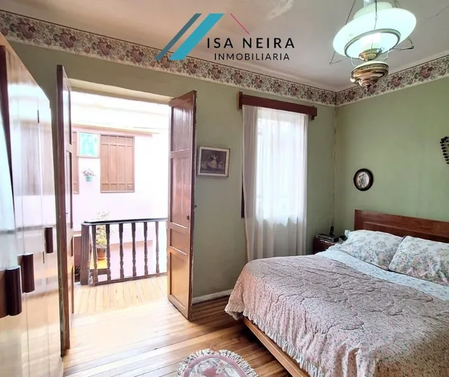Casa en La Juan Jaramillo y Hermano Miguel, Azuay — imagen 2