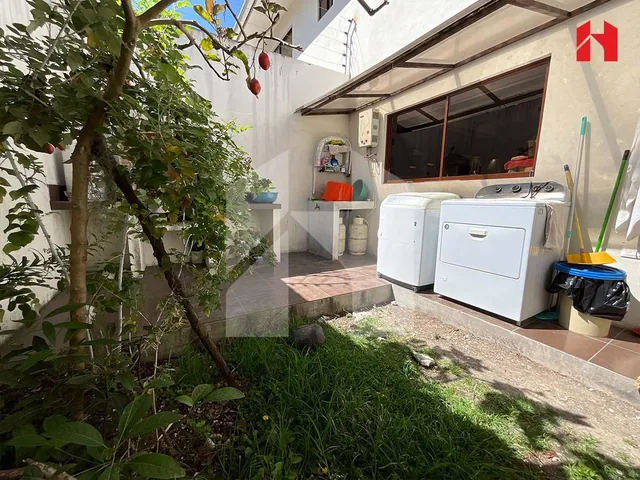 Vendo Casa en Cuenca Sector Cdla. de Los Arquitectos (Cv3653), Azuay — imagen 3
