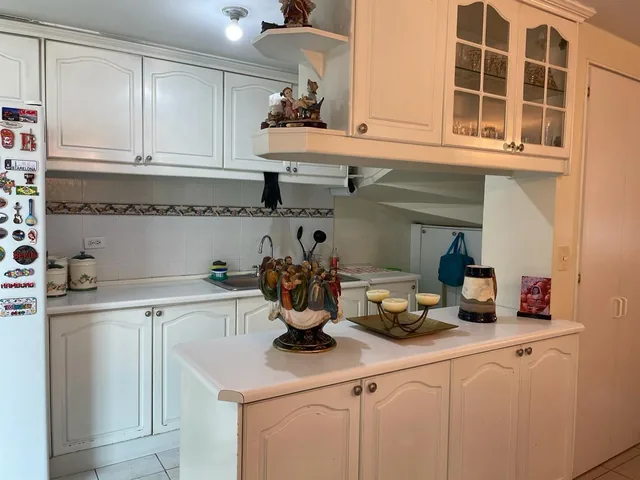 En Venta, Linda Casa,4 Dorm. Jardines de Carcelen, Norte de Quito — imagen 4