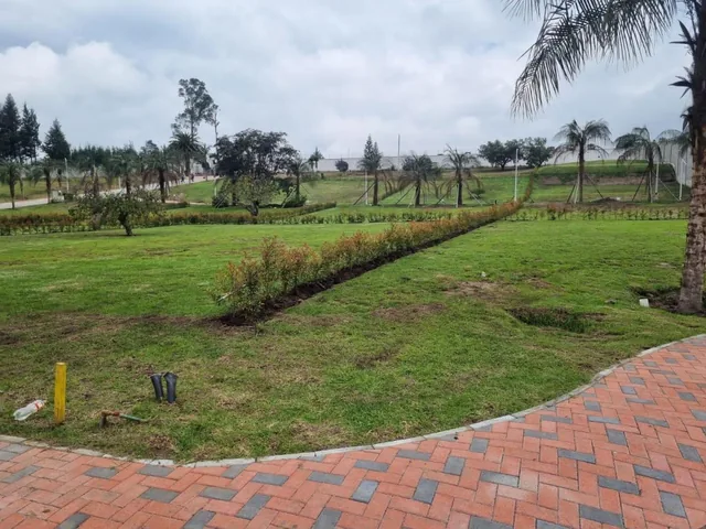 Terrenos en Puembo Cerca de Colegios Dentro de Urbanizacion — imagen 3