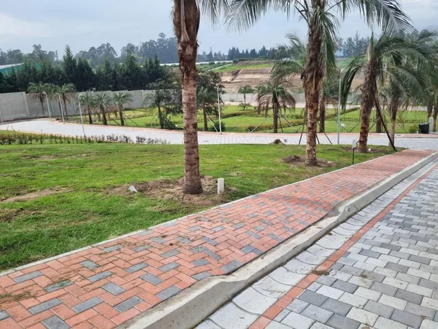 Terrenos en Puembo Cerca de Colegios Dentro de Urbanizacion — imagen 2