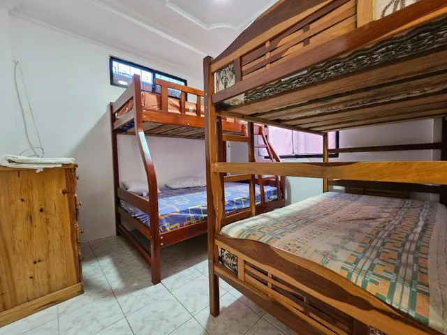 Vendo Espectacular Casa Muy Amplia con Suites y Piscina en Puerta del Sol 1 — imagen 2